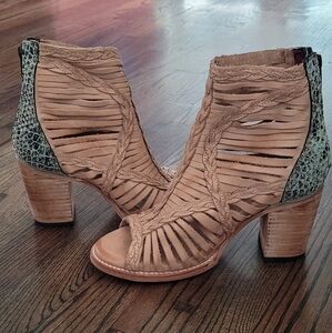Freebird by Steven Bela Boots Tan Leather Snakeskin Heel Peep Toe Booties Size 8